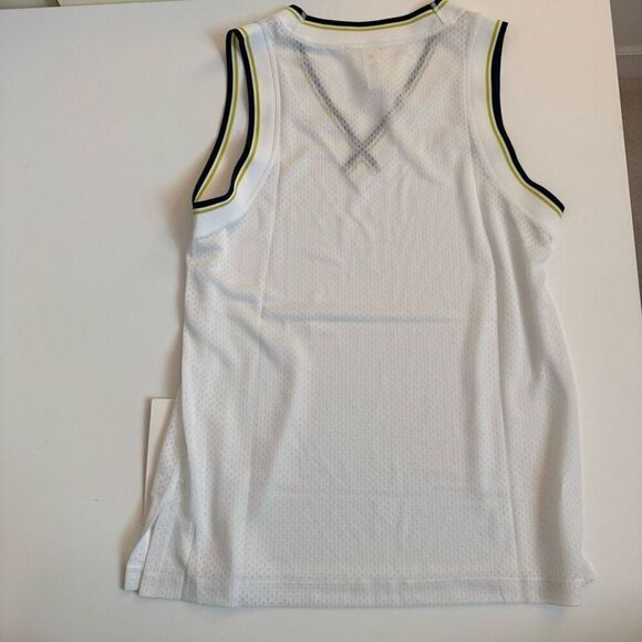 Lululemon V-Neck Mesh Tennis Tank Top size 6 - Picture 5 of 5